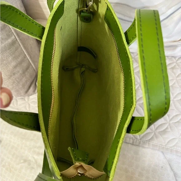 Portland Leather Goods Mini Crossbody NEW Green Apple zippered. - Picture 3 of 6